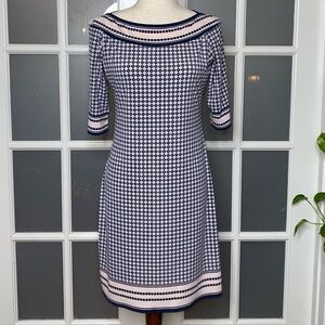 EUC Women’s Size 6, Max Studio Navy Blue, Pink and White Patterned Dress Dress